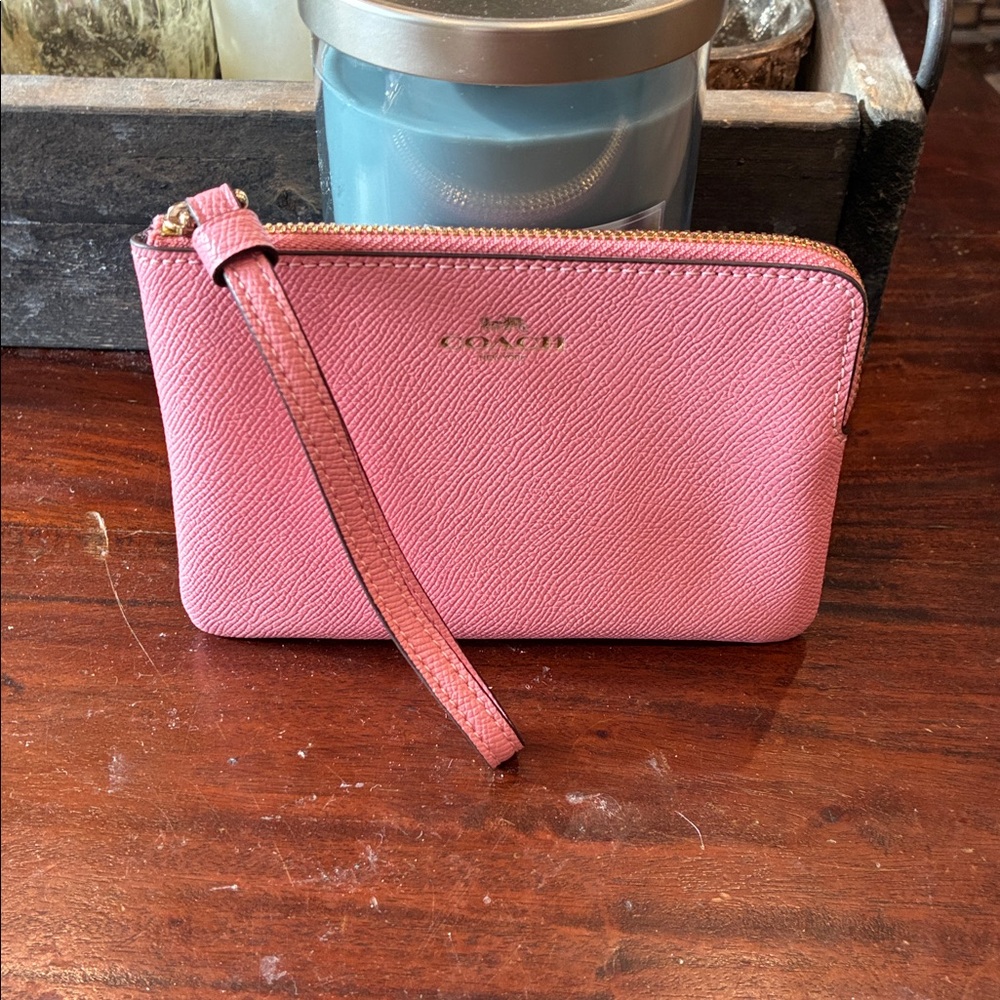 BRAND NEW COACH PINK WRISTLET